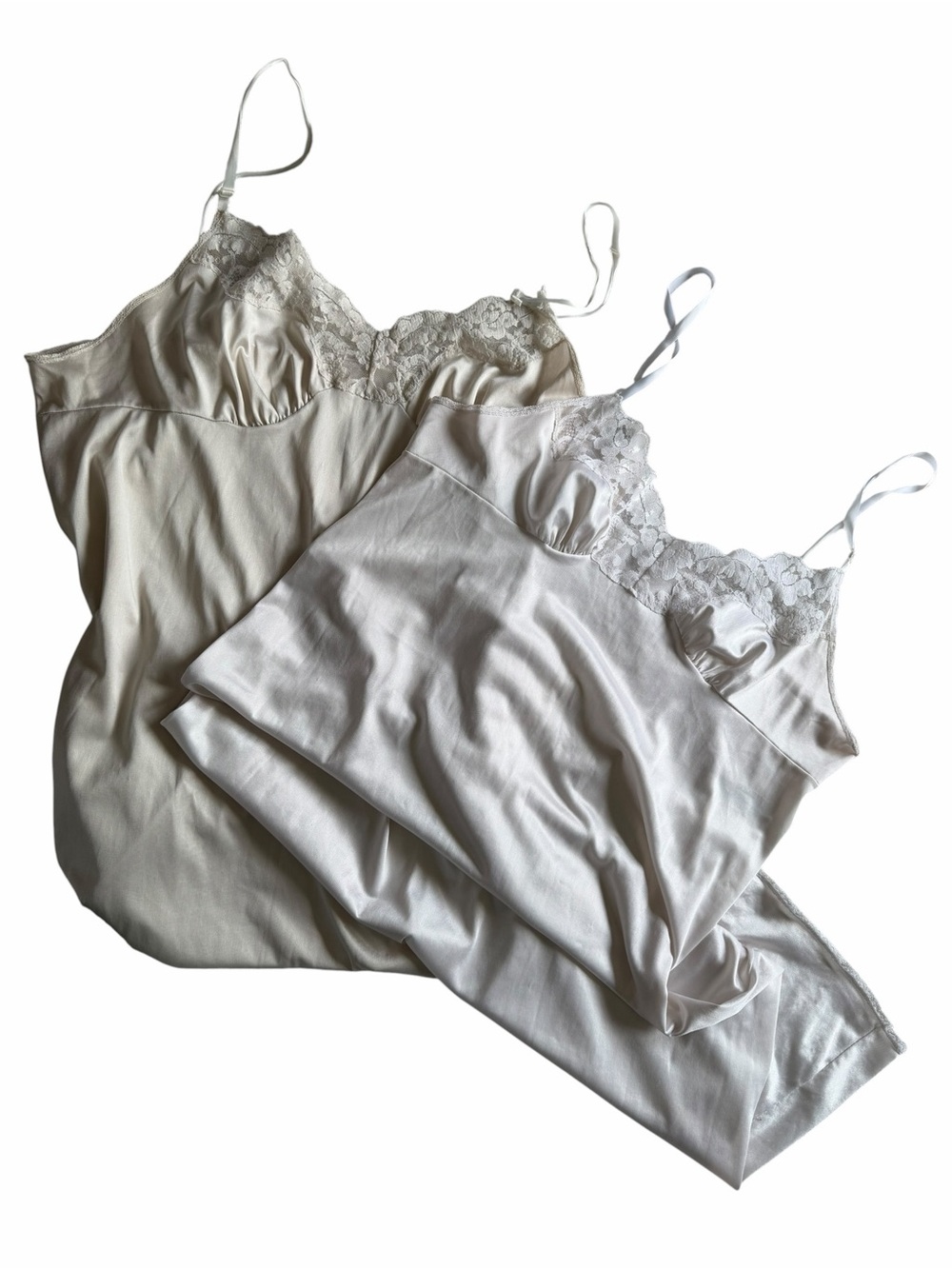 🌟vassarette Vintage Bundle of 2 Lace-Trim Camisole Slip Set in Ivory and Cream
